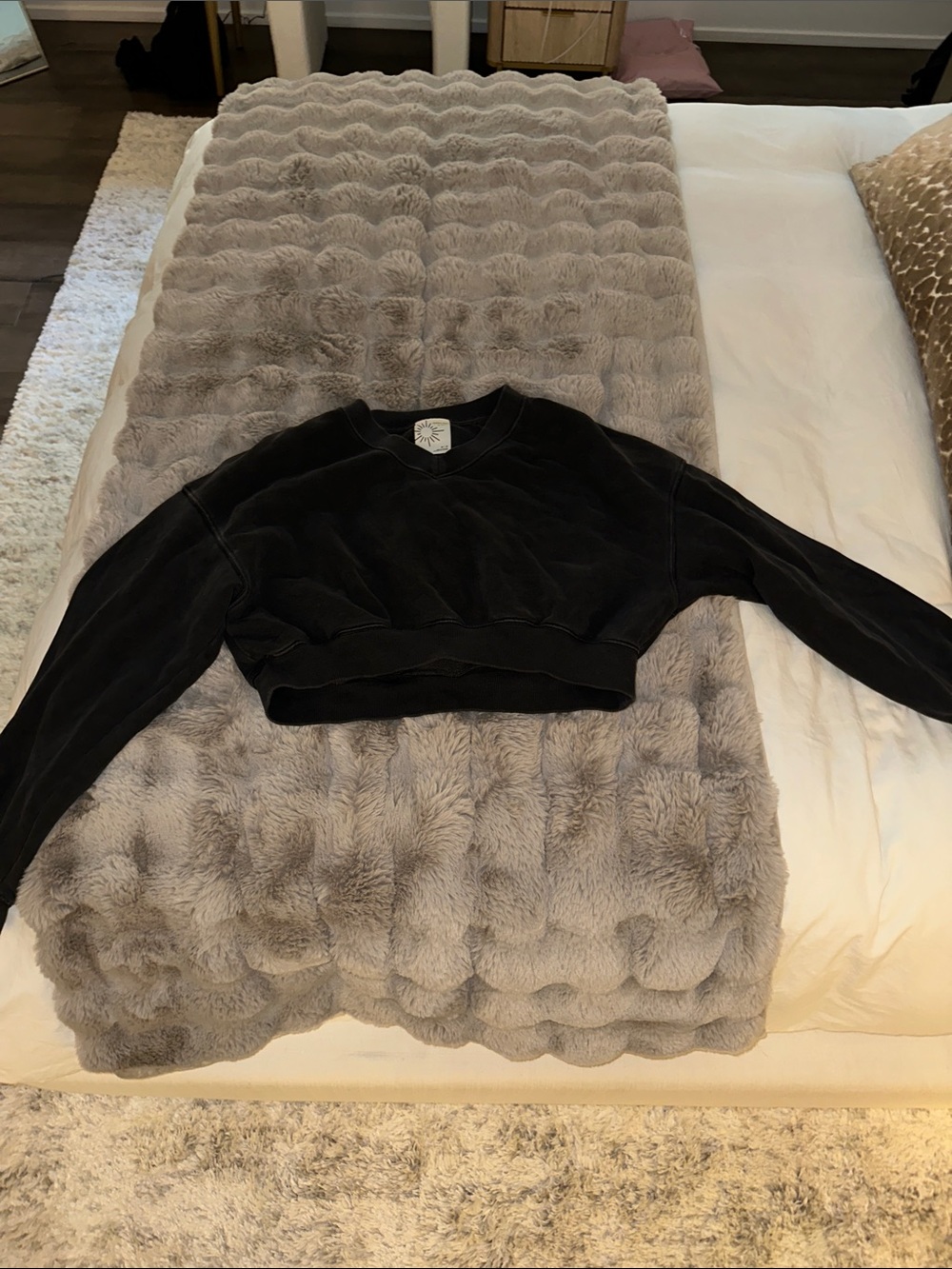 aerie Black Cropped Sweatshirt - Long Sleeve Pullover
